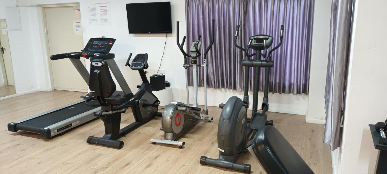 Beach Suite Israel- Private Jacuzzi Garden Suite & Gym, 3 Min Walk To Beach ביץ סוייט ישראל- ג'קוזי פרטי בגינה 3 דקות הליכה לים וחדר כושר Ашкелон Екстериор снимка