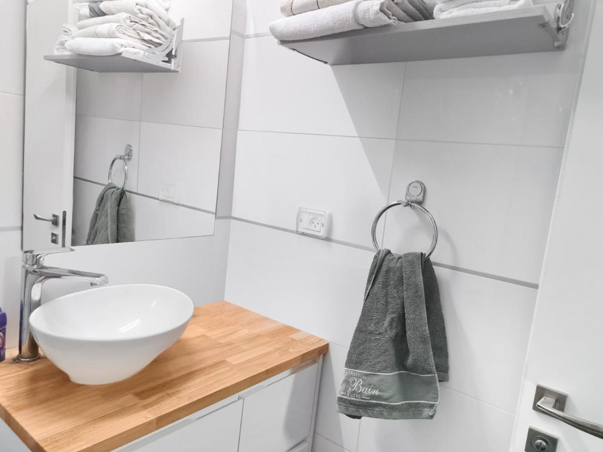 Beach Suite Israel- Private Jacuzzi Garden Suite & Gym, 3 Min Walk To Beach ביץ סוייט ישראל- ג'קוזי פרטי בגינה 3 דקות הליכה לים וחדר כושר Ашкелон Екстериор снимка