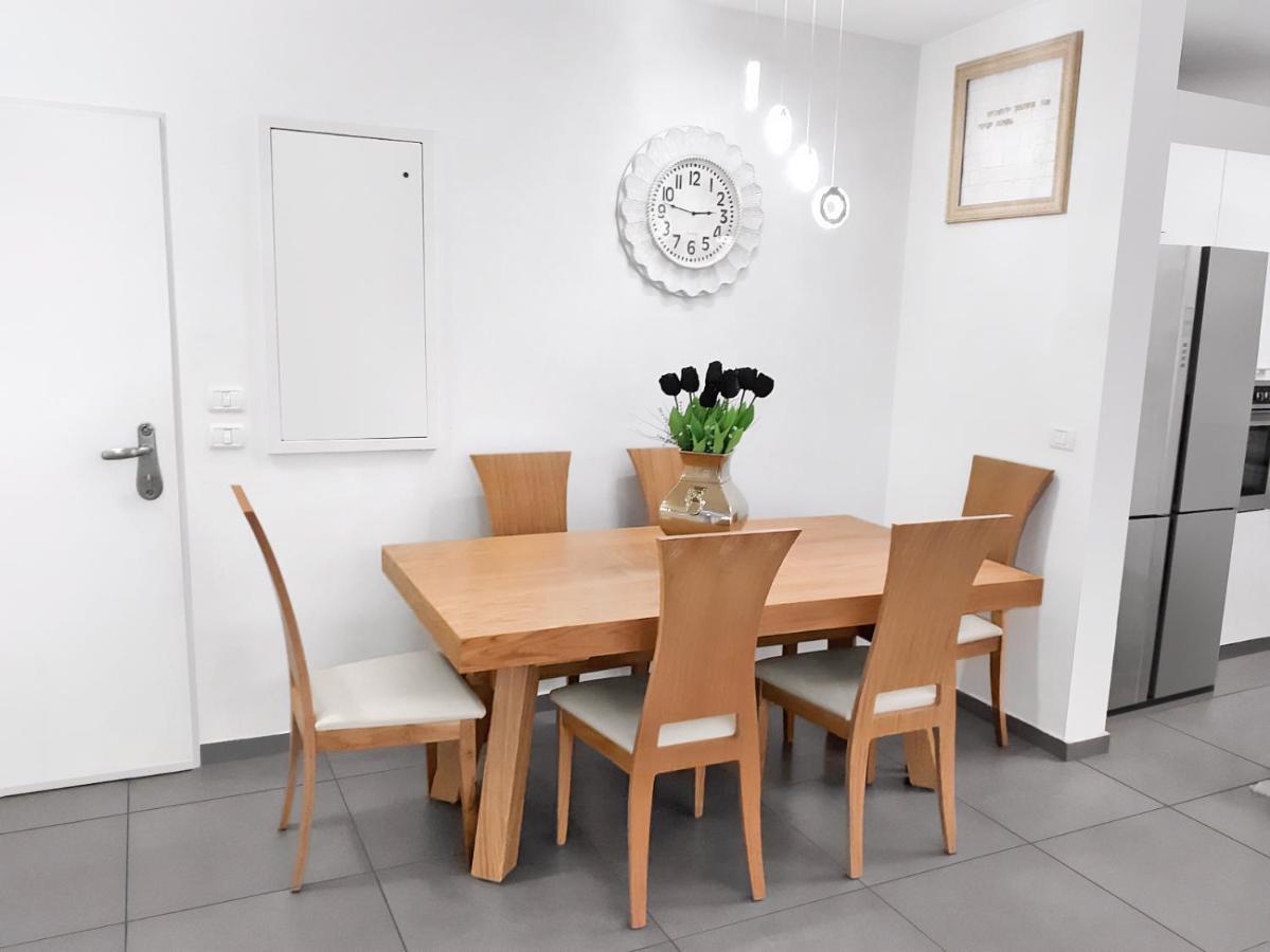 Beach Suite Israel- Private Jacuzzi Garden Suite & Gym, 3 Min Walk To Beach ביץ סוייט ישראל- ג'קוזי פרטי בגינה 3 דקות הליכה לים וחדר כושר Ашкелон Екстериор снимка